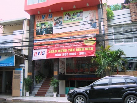 Gần 300 sinh viên bị lừa - 1 Gần 300 sinh viên bị lừa - 1