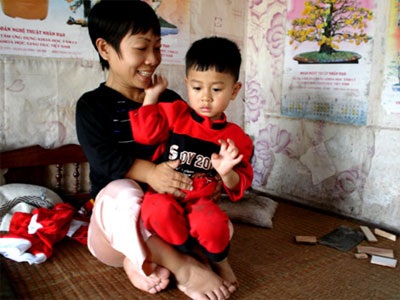 Kỳ 2: Nỗi buồn của đại gia đình nhiều người lùn nhất Việt Nam - 1 Kỳ 2: Nỗi buồn của đại gia đình nhiều người lùn nhất Việt Nam - 1