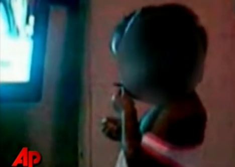 Mẹ đối mặt án tù vì để con 2 tuổi hút cần sa - 1 Mẹ đối mặt án tù vì để con 2 tuổi hút cần sa - 1