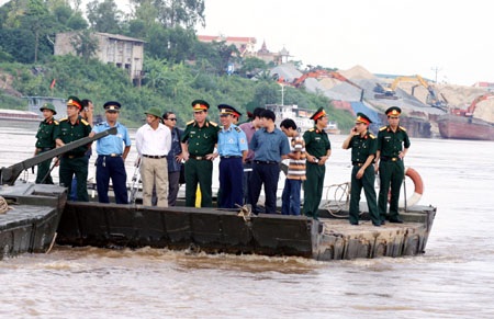 Tháo dỡ cầu phao Đuống sau 3 tháng hoạt động - 11 Tháo dỡ cầu phao Đuống sau 3 tháng hoạt động - 11