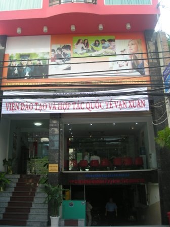 Gần 300 sinh viên bị lừa  - 2