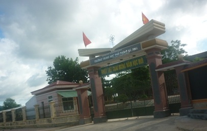 Bãi rác hành dân, “vây” trường học - 3