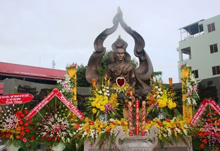 Khánh thành tượng đài Bồ tát Thích Quảng Đức - 1 Khánh thành tượng đài Bồ tát Thích Quảng Đức - 1