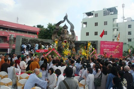 Khánh thành tượng đài Bồ tát Thích Quảng Đức - 2 Khánh thành tượng đài Bồ tát Thích Quảng Đức - 2
