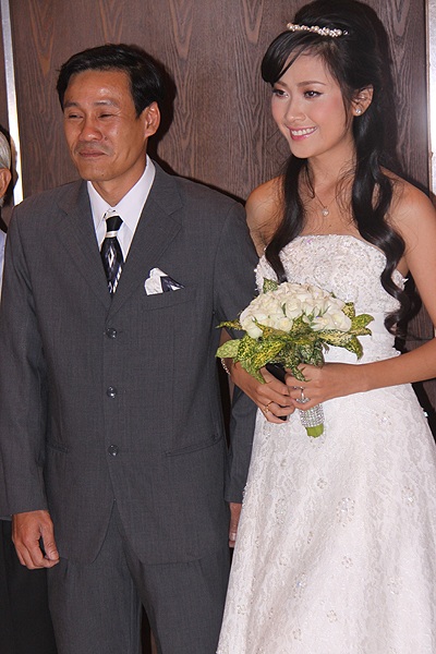 Đám cưới ấm áp của người đẹp Nhã Uyên - 2