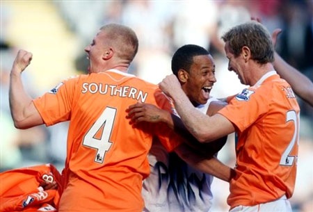 Chelsea - Blackpool: Cơn cuồng phong “xanh” - 2 Chelsea - Blackpool: Cơn cuồng phong “xanh” - 2