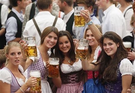 Lễ hội bia Oktoberfest mừng sinh nhật 200 năm tuổi - 11