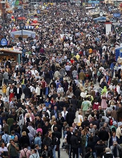 Lễ hội bia Oktoberfest mừng sinh nhật 200 năm tuổi - 2