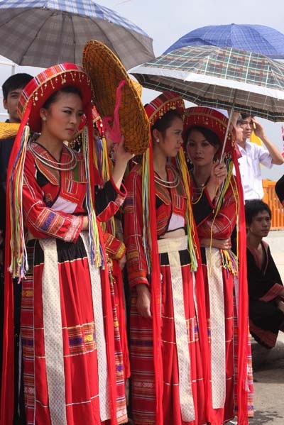 Khai trương ngôi làng lớn nhất Việt Nam - 9