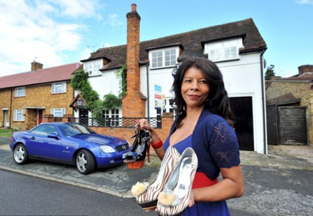 Doanh nhân Anh gốc Việt đấu giá cuộc đời để mở trại trẻ mồ côi - 1