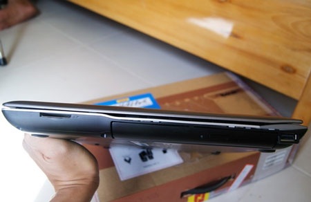 Gặp laptop Samsung QX 410 duy nhất tại Việt Nam - 3