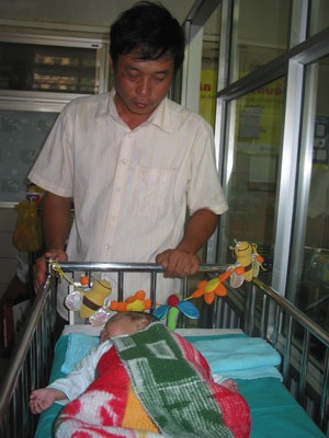 Ngày đoàn tụ của bé 3 tháng tuổi bị bỏ rơi - 1 Ngày đoàn tụ của bé 3 tháng tuổi bị bỏ rơi - 1