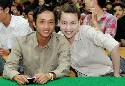 Hà Hồ và Quốc Cường tiếp tục hoạt động từ thiện trung thu - 2