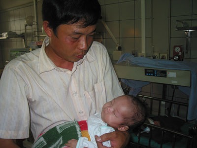 Ngày đoàn tụ của bé 3 tháng tuổi bị bỏ rơi - 2 Ngày đoàn tụ của bé 3 tháng tuổi bị bỏ rơi - 2