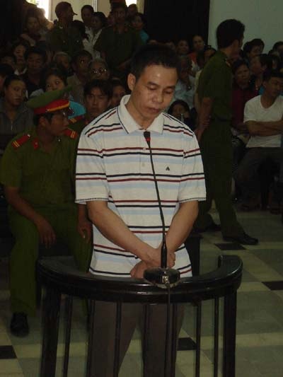 Giảm án cho kẻ giết vợ, chặt xác bỏ hầm rút - 1 Giảm án cho kẻ giết vợ, chặt xác bỏ hầm rút - 1