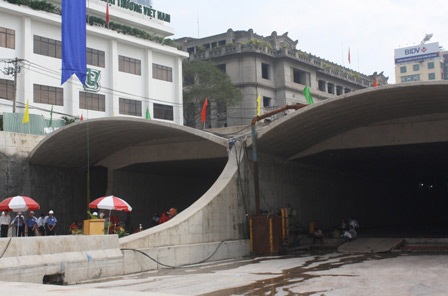 Khám phá hầm dìm bên dưới sông Sài Gòn - 3 Khám phá hầm dìm bên dưới sông Sài Gòn - 3