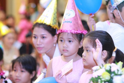 Vui trung thu với con gái của Mỹ Lệ - 6 Vui trung thu với con gái của Mỹ Lệ - 6