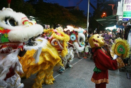 Con lân, ông địa náo động phố phường Trung thu - 1