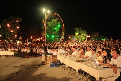 “Đêm hội trăng rằm” với các em có hoàn cảnh đặc biệt khó khăn - 1