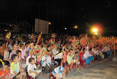 Trung thu, con nhớ nhà - 1