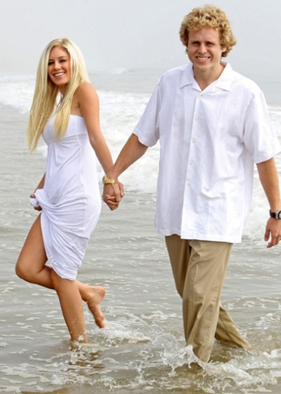 Vợ chồng “người đẹp dao kéo” lại tình tứ bên nhau - 1