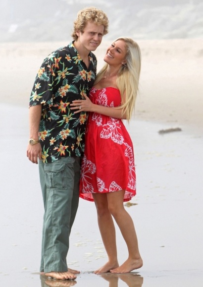 Vợ chồng “người đẹp dao kéo” lại tình tứ bên nhau - 6