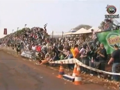 Sự cố sập khán đài hi hữu ở Brazil - 1