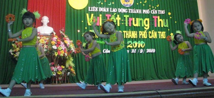 Muôn vẻ sắc màu Trung thu - 16 Muôn vẻ sắc màu Trung thu - 16