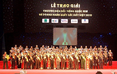 AUSTDOOR - Thương hiệu nổi tiếng quốc gia - 1