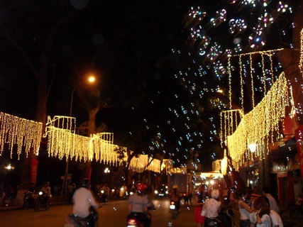 Đêm Trung thu: Rộn sắc màu, đậm tình yêu thương - 1