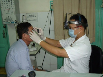 TPHCM: Ba bệnh nhân đâm đơn kiện Bệnh viện Mắt - 1 TPHCM: Ba bệnh nhân đâm đơn kiện Bệnh viện Mắt - 1