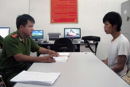 Hà Nội: Gây án mạng trong hội rước đèn trung thu - 1 Hà Nội: Gây án mạng trong hội rước đèn trung thu - 1