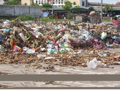 Cửa Lò ngập trong rác - 7