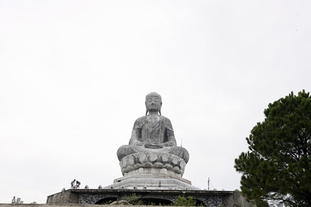 Ngắm pho tượng đá lớn nhất Đông Nam Á  - 2