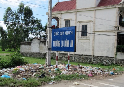 Cửa Lò ngập trong rác - 5