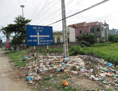 Cửa Lò ngập trong rác - 6