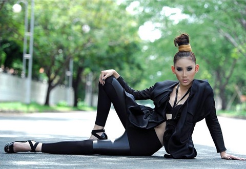 Thí sinh siêu mẫu Việt 2010 dưới ống kính Lý Võ Phú Hưng - 2 Thí sinh siêu mẫu Việt 2010 dưới ống kính Lý Võ Phú Hưng - 2