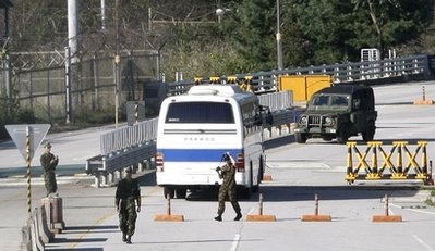 Chùm tin vắn qua ảnh - 4