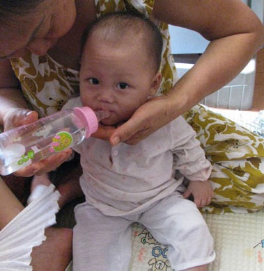 Xin hãy giúp bé Như Ý có được gia đình đích thực! - 1 Xin hãy giúp bé Như Ý có được gia đình đích thực! - 1