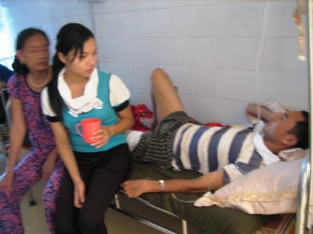 Thanh Hóa: Một giáo viên bị học sinh chém giữa giờ học - 1 Thanh Hóa: Một giáo viên bị học sinh chém giữa giờ học - 1