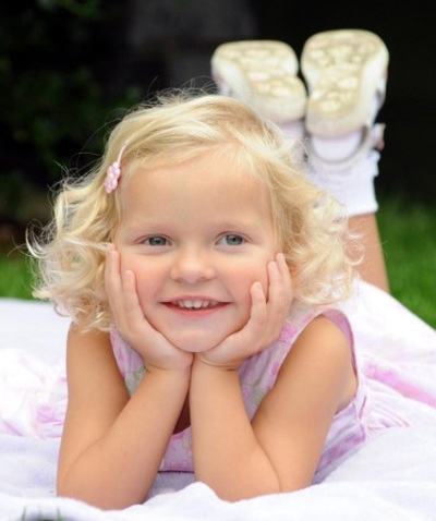 Sự hồi phục kỳ diệu của bé gái bị bổ đôi hộp sọ - 1