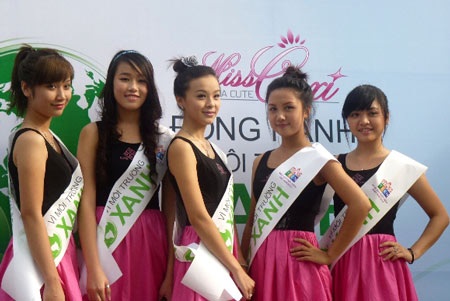 Miss Teen hồ hởi chung tay “Vì môi trường xanh” - 3 Miss Teen hồ hởi chung tay “Vì môi trường xanh” - 3