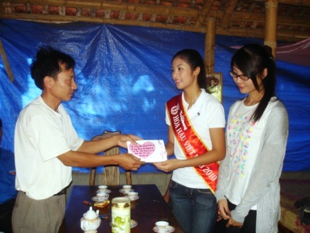 Ngọc Hân, Thùy Trang làm từ thiện tại Thanh Hóa - 13