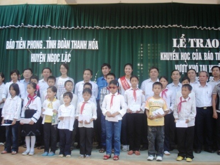 Ngọc Hân, Thùy Trang làm từ thiện tại Thanh Hóa - 10