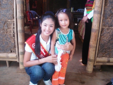 Ngọc Hân, Thùy Trang làm từ thiện tại Thanh Hóa - 14