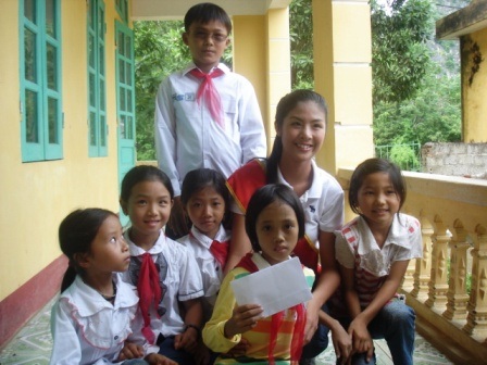 Ngọc Hân, Thùy Trang làm từ thiện tại Thanh Hóa - 5