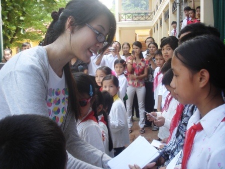 Ngọc Hân, Thùy Trang làm từ thiện tại Thanh Hóa - 9