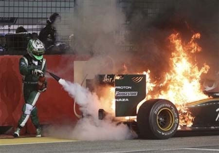 Thắng chặng ngoạn mục, Alonso áp sát ngôi đầu - 2