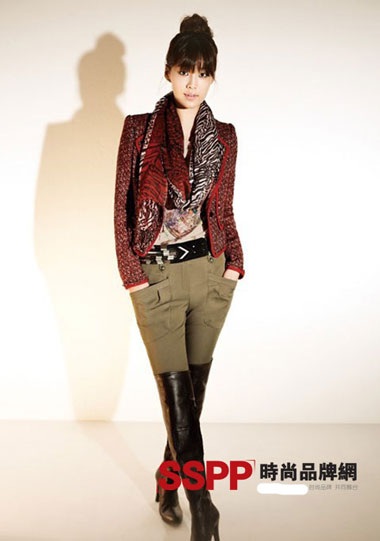 Han Ji Hye gợi cảm với BST BluPePe - 4