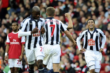 Nhìn lại vòng đấu “đen đủi” của các “đại gia” tại Premier League - 6